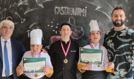 Engelli öğrenciler normal öğrencilerle yarıştı birinci oldu  