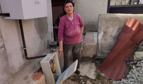 Mahalleliyi şok eden hırsızlık! 100 binaya aynı yöntemi uygulamışlar