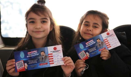 Gürsulu çocuklar Ramazan'da da tiyatro ve sinemayla buluşturuyor  