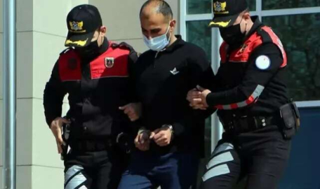 Öldürüp cesedinin üzerine bıraktı: 'Sapıktı, Allah taksiratını affetsin'