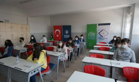 Bursa'da matematik yarışı...  Birinciye yarım altın