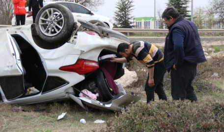 Bursa yolunda feci kaza! Aynı aileden 6 kişi yaralandı