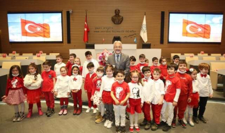 Mecliste bayram coşkusu  