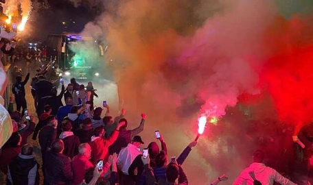 Frutti Extra Bursaspor’a taraftarından muhteşem karşılama