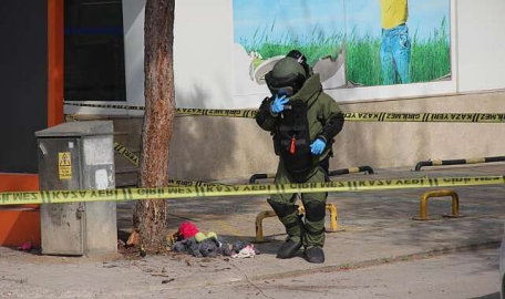 Maskeli bebek ekipleri harekete geçirdi  