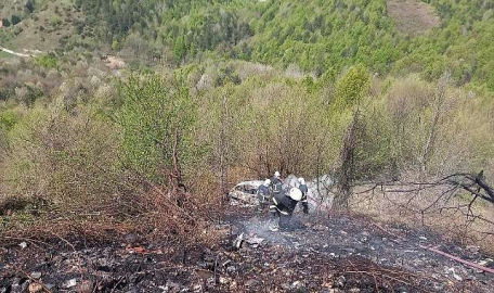 Şarampole uçan araç alev alev yandı