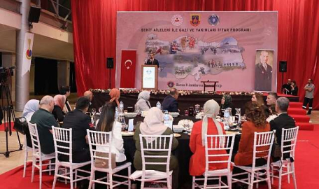 Bursa'da birlik ve beraberlik iftar sofraları...