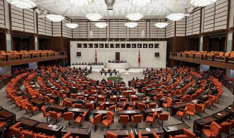 AK Parti'den 12 maddelik yeni yasa teklifi 