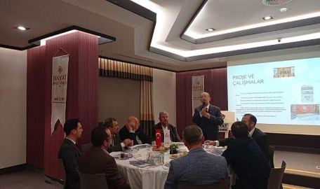 Muhtarlar sağlıkçılarla aynı masada buluştu 