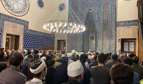 Bursa'da camiler son teravih namazında doldu taştı
