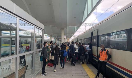 Tren garında bayram yoğunluğu 