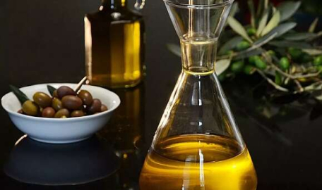 Sahtesi öldürüyor! Zeytinyağı alırken dikkat... 