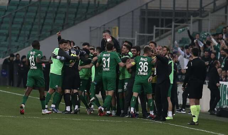 Bursaspor sahasında Ümraniyespor'u konuk ediyor