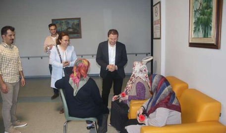 Ahmet Kılıç huzurevindeki anneleri unutmadı… 