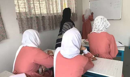 Afganistan'da kızların 'gizli' eğitim alma çabası...