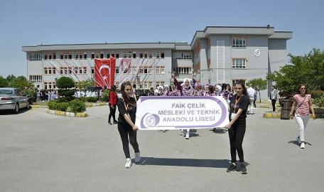 Faik Çelik Mesleki ve Teknik Anadolu Lisesi'nde 19 Mayıs coşkusu