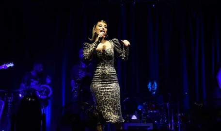 İrem Derici'yle Bursa'da özel kutlama