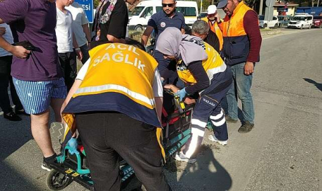 Bursa'da liseli gençler otomobilin altında kaldı