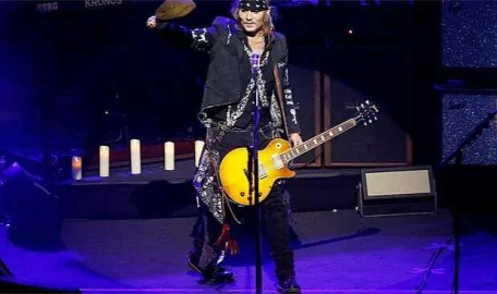 Amber Heard davasıyla gündemdeydi! Johnny Depp'ten sürpriz konser