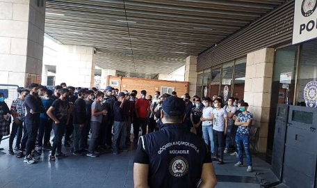 Denizli’de 85 düzensiz göçmen yakalandı