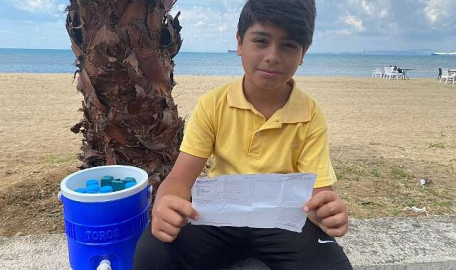 Minik Alperen, valinin hediye ettiği bisikleti de bağışlayacak!