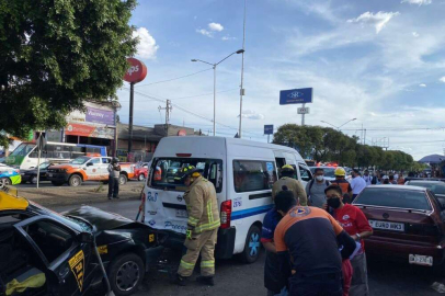 Zincirleme trafik kazası: 50 yaralı