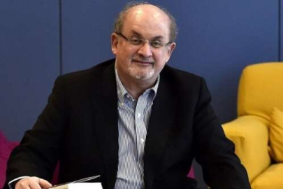 Salman Rüşdi konuşmaya başladı