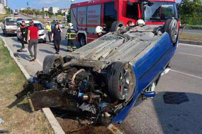 Takla atan araçtaki sürücüyü emniyet kemeri kurtardı