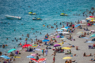 Antalya'da deniz suyu sıcaklığı, hava sıcaklığını geçti