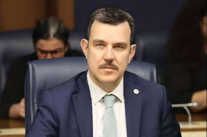 Mustafa Esgin'den muhalefete okul cevabı