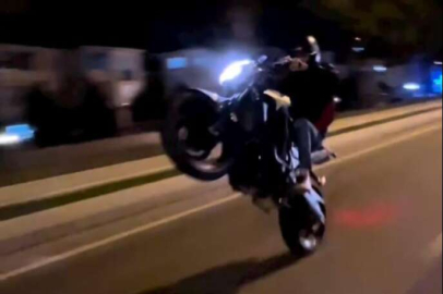 Tepkilere neden olan görüntü! Tek tekerli tehlikeli şov