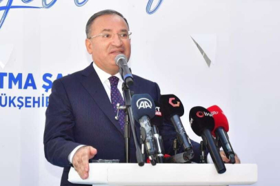 Bakan Bekir Bozdağ: “7’li masa da 7 düvel de Türkiye’nin gelişmesine ve Tayyip Erdoğan’a karşı”
