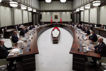 Gözler kritik toplantıda! Masada başörtüsü, enflasyonla mücadele ve Yunanistan’ın tahrikleri...