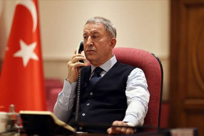 Bakan Akar’dan İngiltere Savunma Bakanı Wallace’ye kutlama