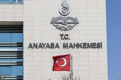 AYM'den dezenformasyon yasası kararı