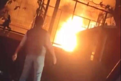 Bursa'da korku dolu anlar! Depo cayır cayır yandı