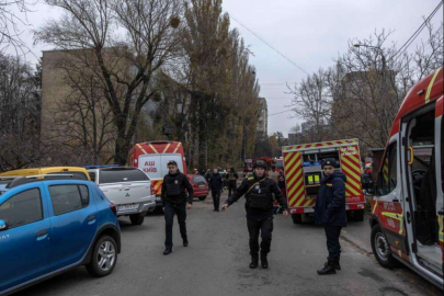 Zelenskiy: "Ukrayna şehirlerine 85 füze saldırısı düzenlendi"