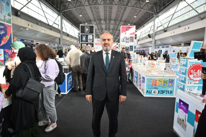 Bursa'da kitap şöleni coşkuyla başladı