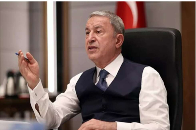 Bakan Akar Kara Kuvvetleri Harekat Merkezi'nde