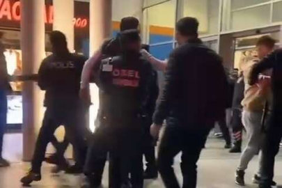 Bursa'da AVM'de başlayan kavga dışarıya taşındı