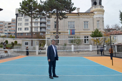 Osmangazi’den 100 yıllık okula tarihi hizmet