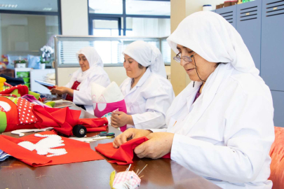 LÖSEV yeni yıl hediyeleri ile Yeni bir hayata başlangıç