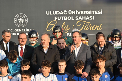 Büyükşehir’den üniversiteye futbol sahası