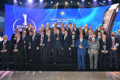 Bursa'da ekonomiye değer katanlar ödüllerini aldı