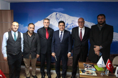 Saadet Partisi Genel Başkan Yardımcısı Bülent Kaya, BURSAAKYAD’ı ziyaret etti