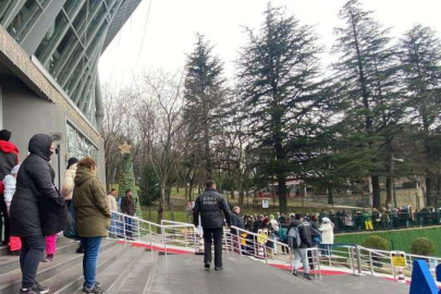 Bursa Teleferik'te metrelerce Uludağ kuyruğu