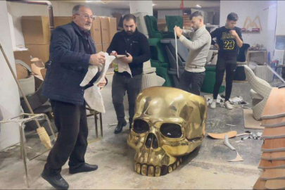 Kuru kafa şeklinde sandalye yaptılar, fuarın gözdesi oldular