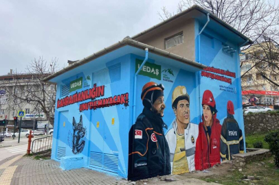 Bursa'da trafolar, kahramanlar için konuştu