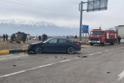Isparta'da trafik kazası: 1 ölü, 2 yaralı