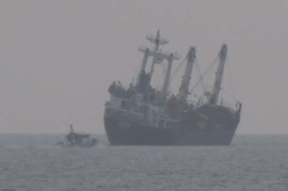 Yük gemisindeki yükler kaydı, gemi yana doğru yattı